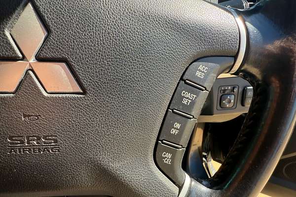2013 Mitsubishi Pajero Exceed NW