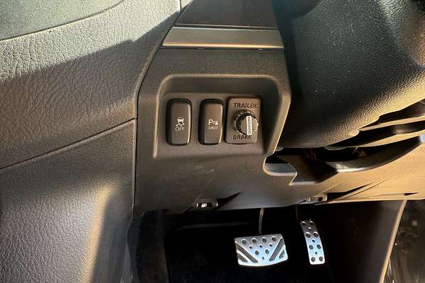 2013 Mitsubishi Pajero Exceed NW