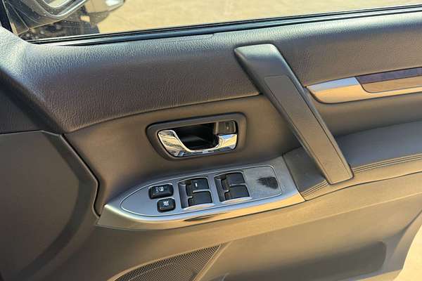2013 Mitsubishi Pajero Exceed NW