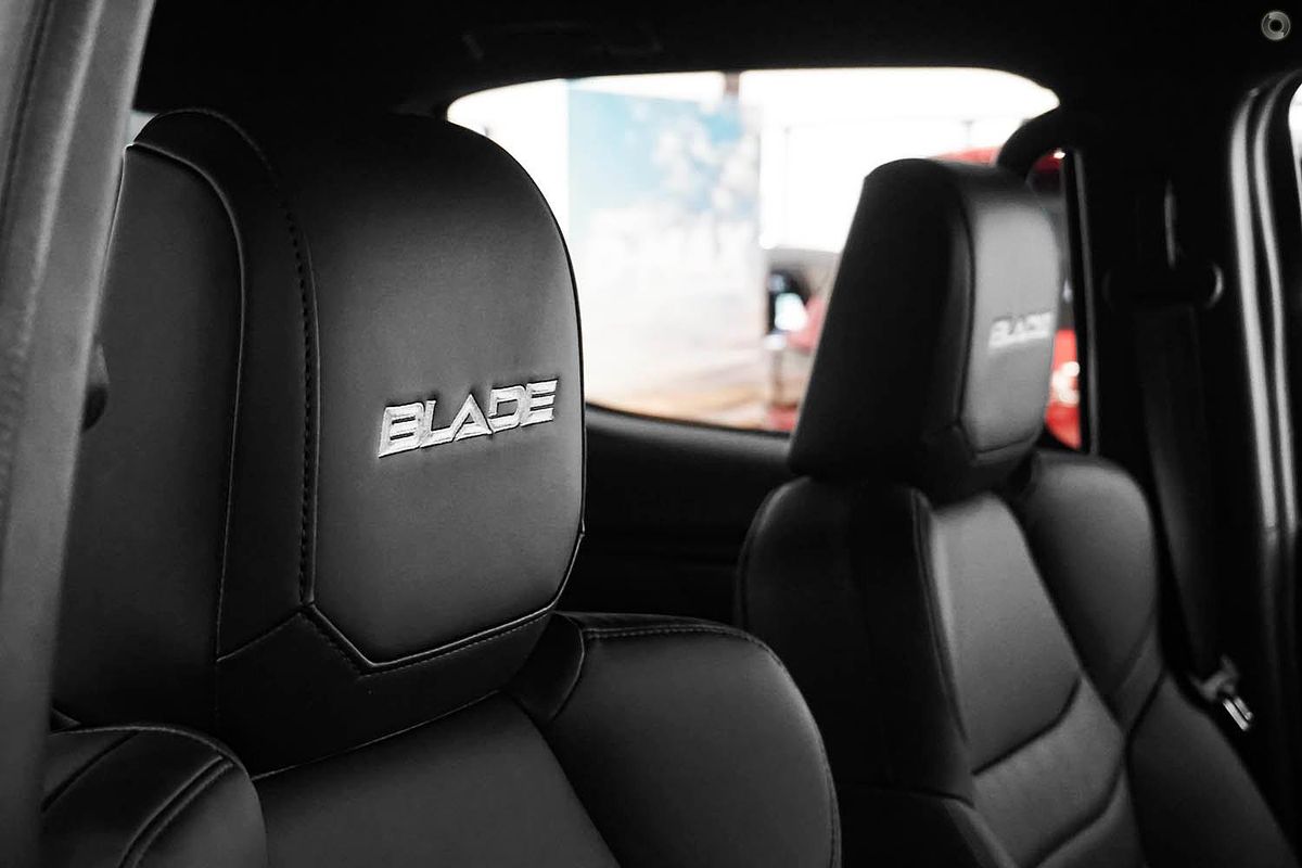 2024 Isuzu D-MAX BLADE 4X4