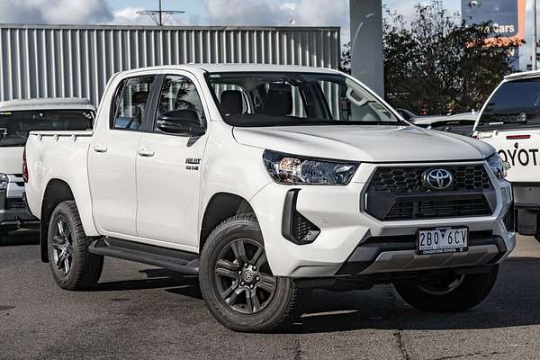 2024 Toyota Hilux SR GUN126R 4X4