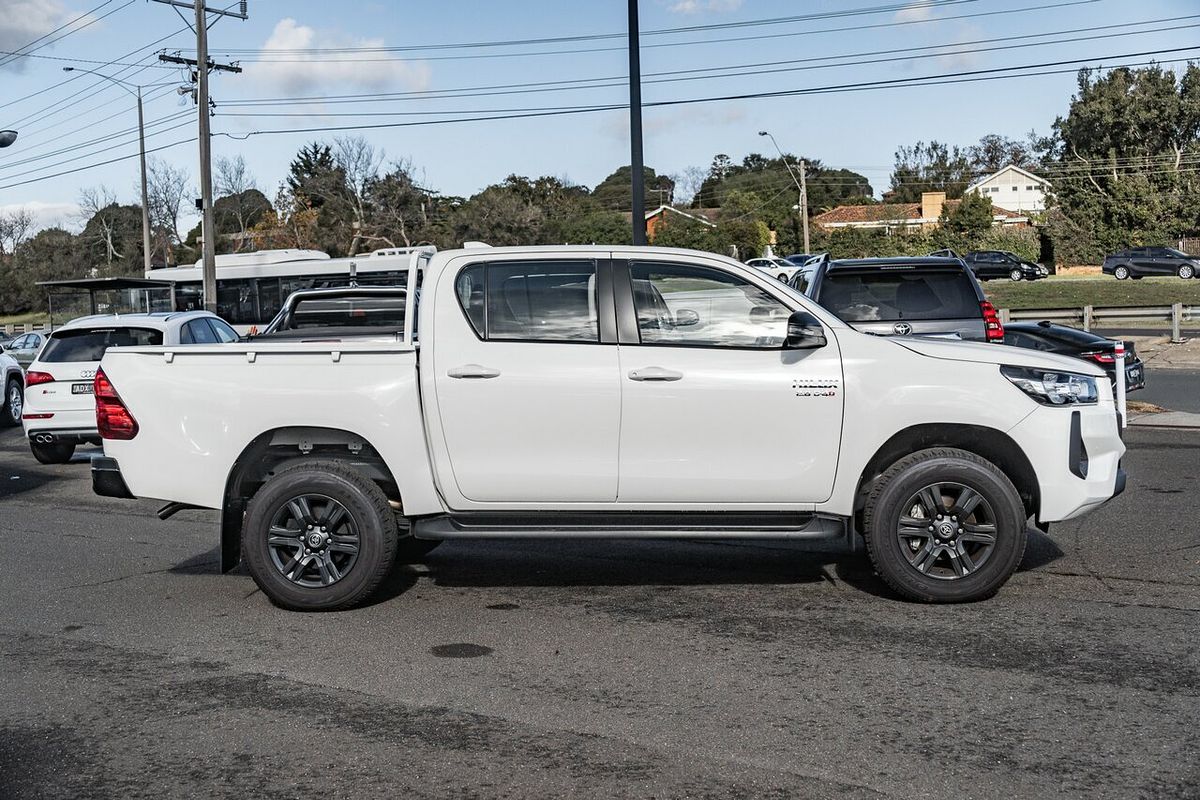 2024 Toyota Hilux 4x4