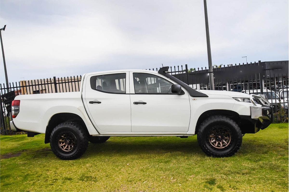 2018 Mitsubishi Triton GLX MR 4X4