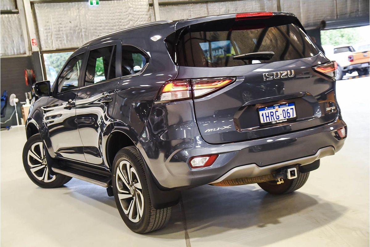 2022 Isuzu MU-X LS-T