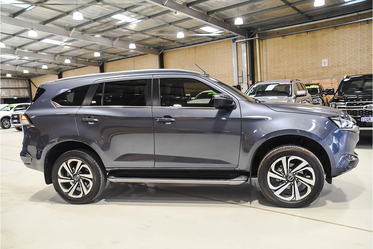 2022 Isuzu MU-X LS-T