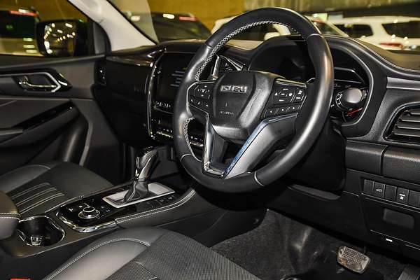 2022 Isuzu MU-X LS-T