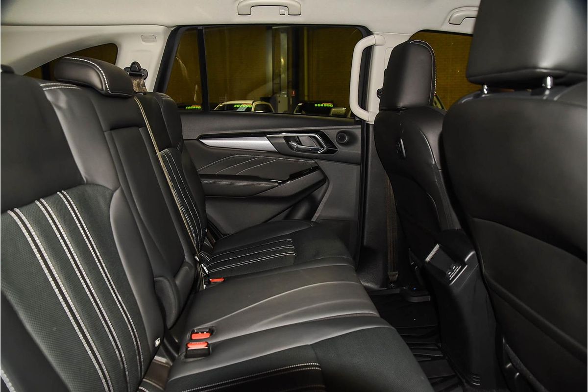 2022 Isuzu MU-X LS-T