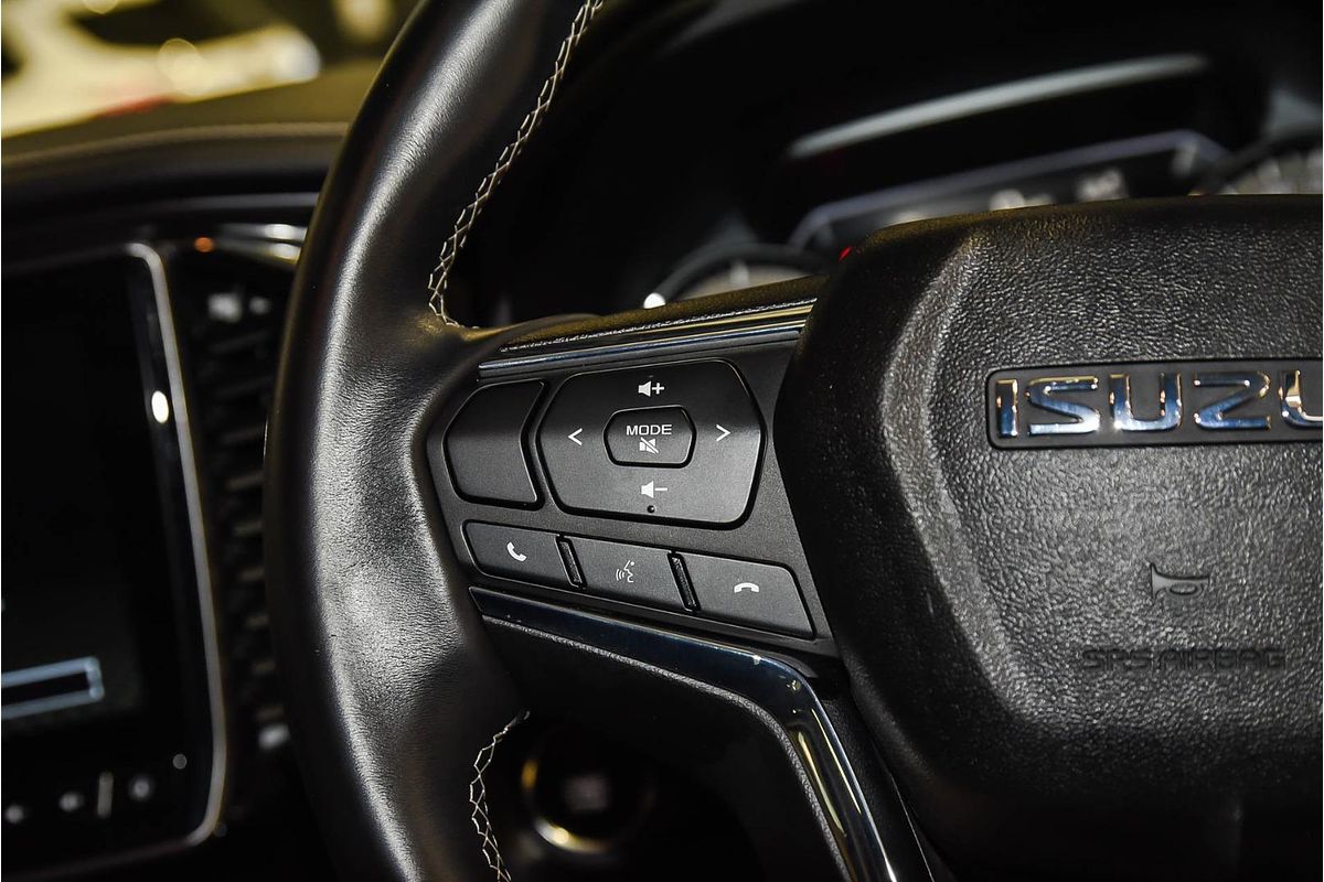 2022 Isuzu MU-X LS-T