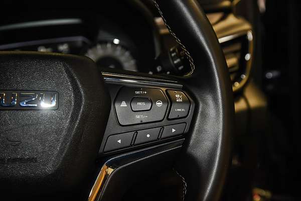 2022 Isuzu MU-X LS-T