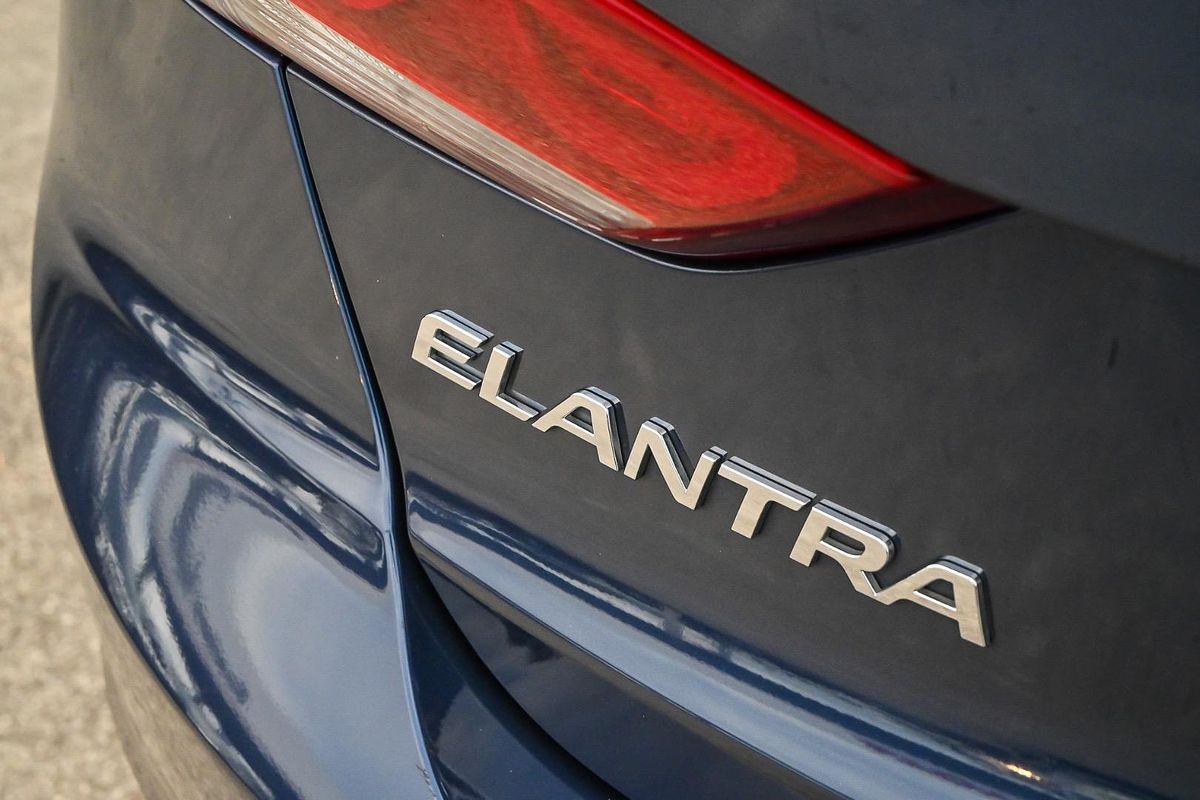 2018 Hyundai Elantra Elite AD