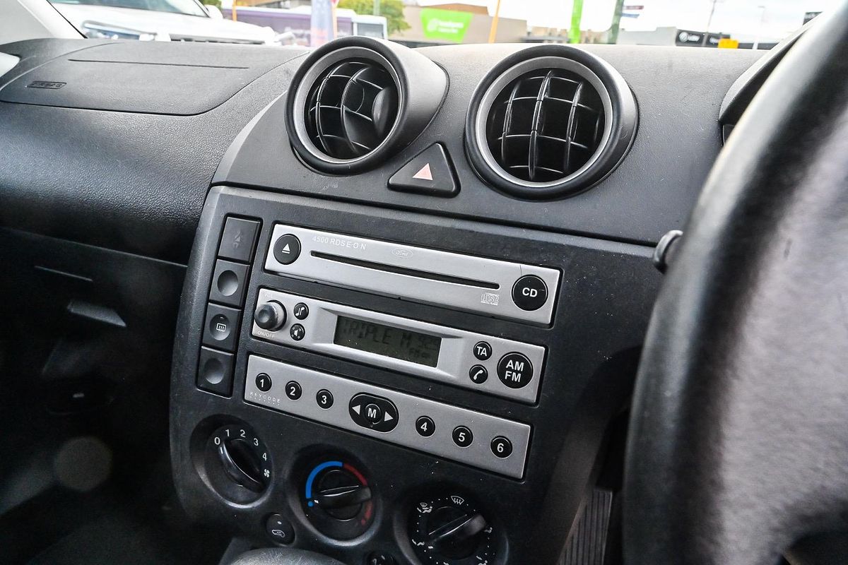 2004 Ford Fiesta LX WP