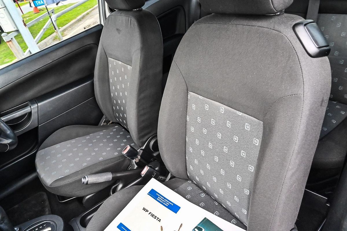 2004 Ford Fiesta LX WP