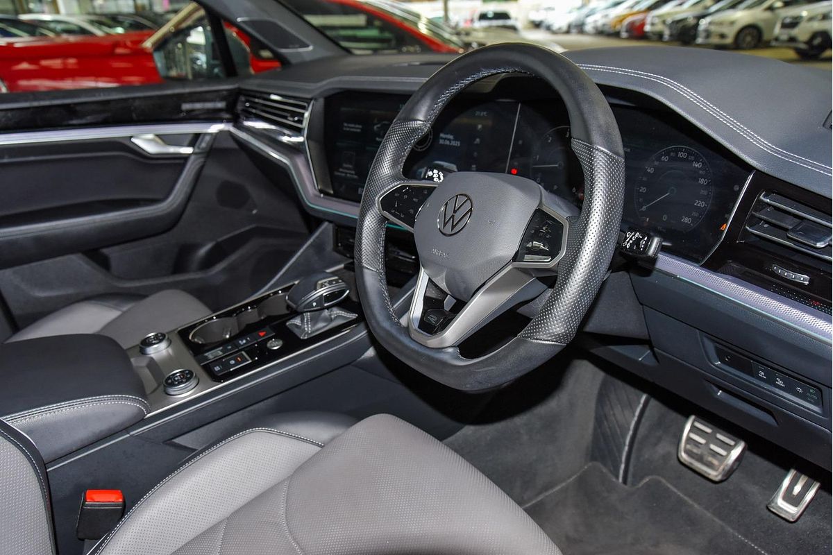 2023 Volkswagen Touareg 210TDI R-Line CR
