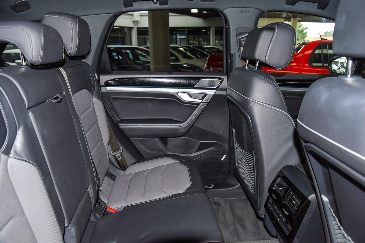 2023 Volkswagen Touareg 210TDI R-Line CR