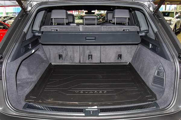 2023 Volkswagen Touareg 210TDI R-Line CR