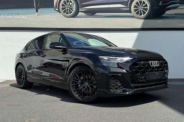 2024 Audi Q8 55 TFSI S line F1