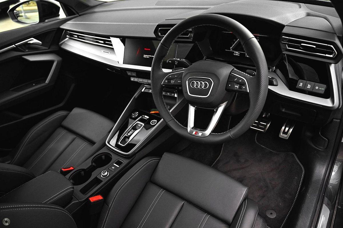 2025 Audi A3 35 TFSI S line GY