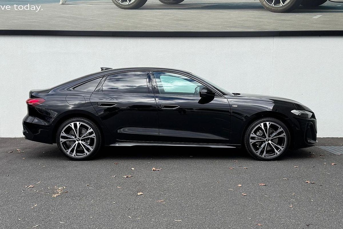 2025 Audi A5 TFSI 150kW S line B10