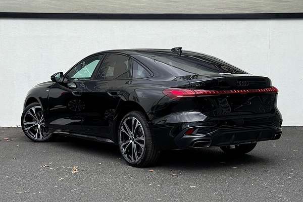 2025 Audi A5 TFSI 150kW S line B10