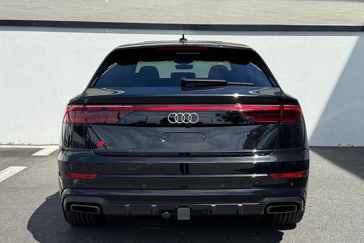 2024 Audi Q8 55 TFSI S line F1