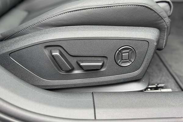 2025 Audi A5 TFSI 150kW S line B10