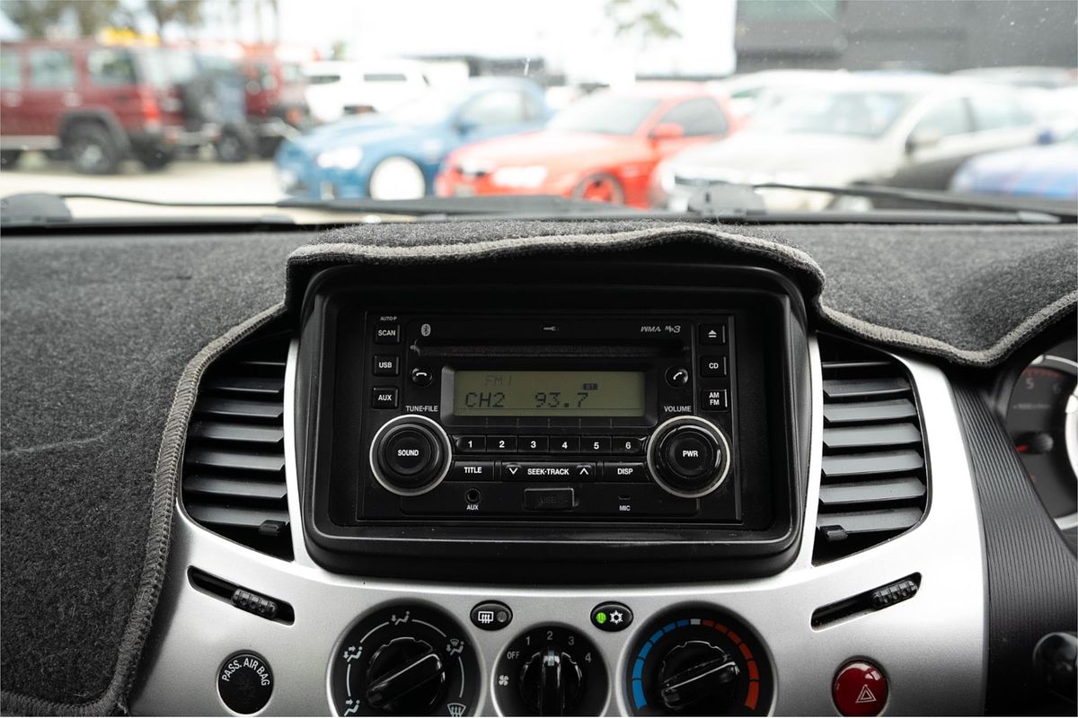 2011 Mitsubishi Triton GL-R MN 4X4