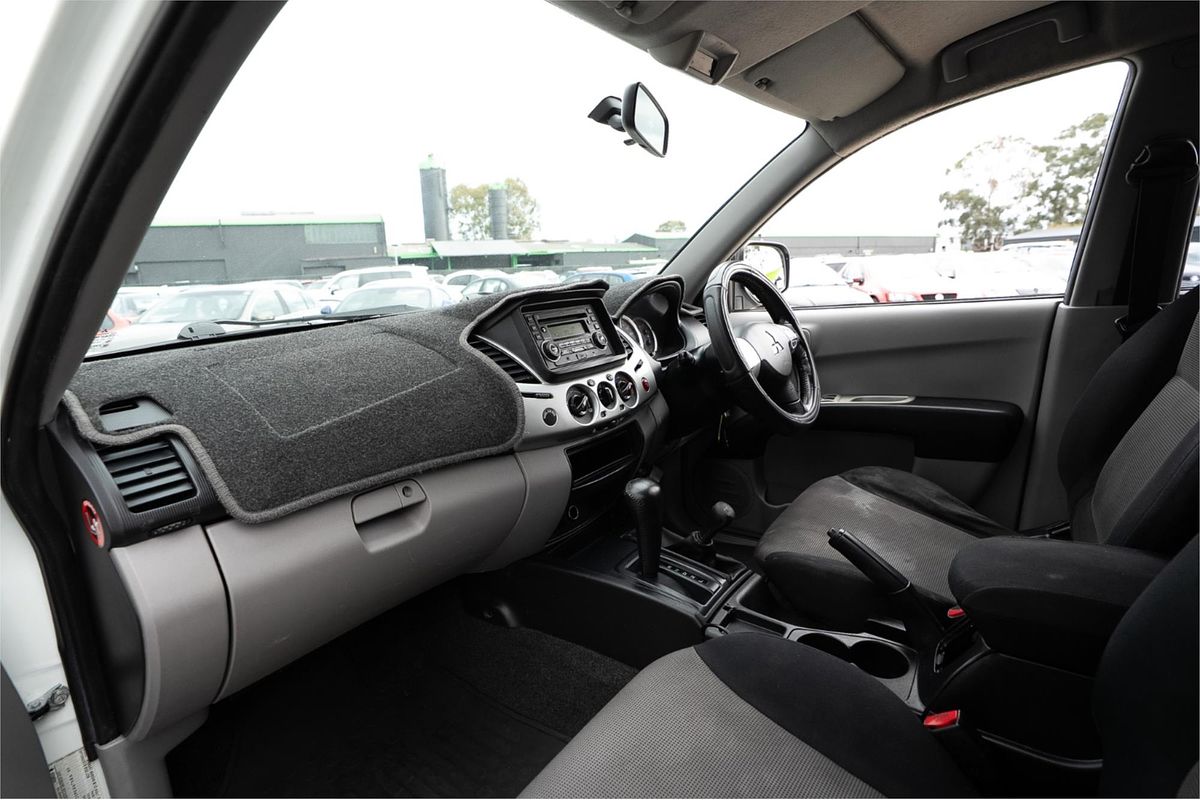 2011 Mitsubishi Triton GL-R MN 4X4