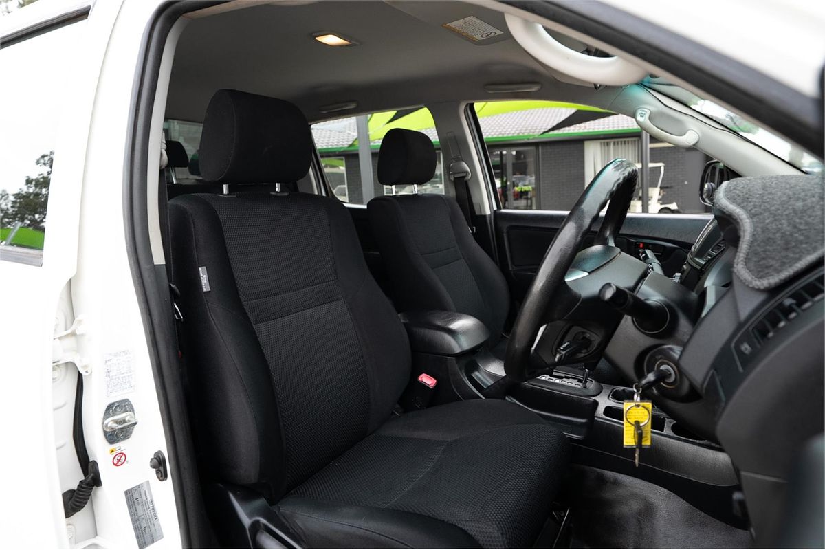 2015 Toyota Hilux SR KUN26R 4X4