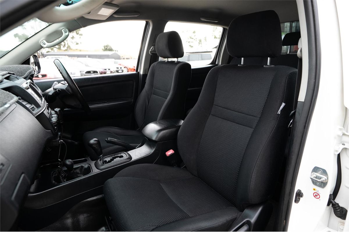 2015 Toyota Hilux SR KUN26R 4X4