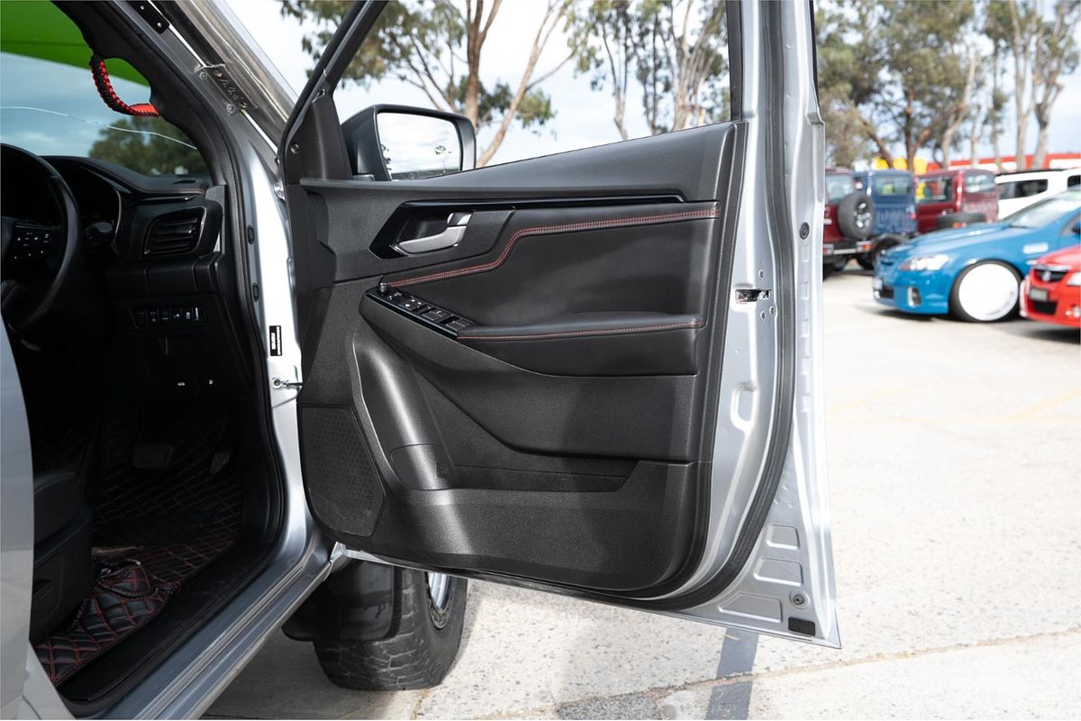 2023 Isuzu D-MAX X-TERRAIN 4X4