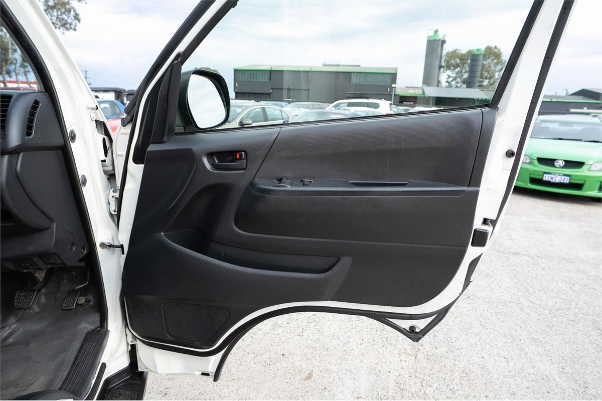 2015 Toyota Hiace Commuter KDH223R