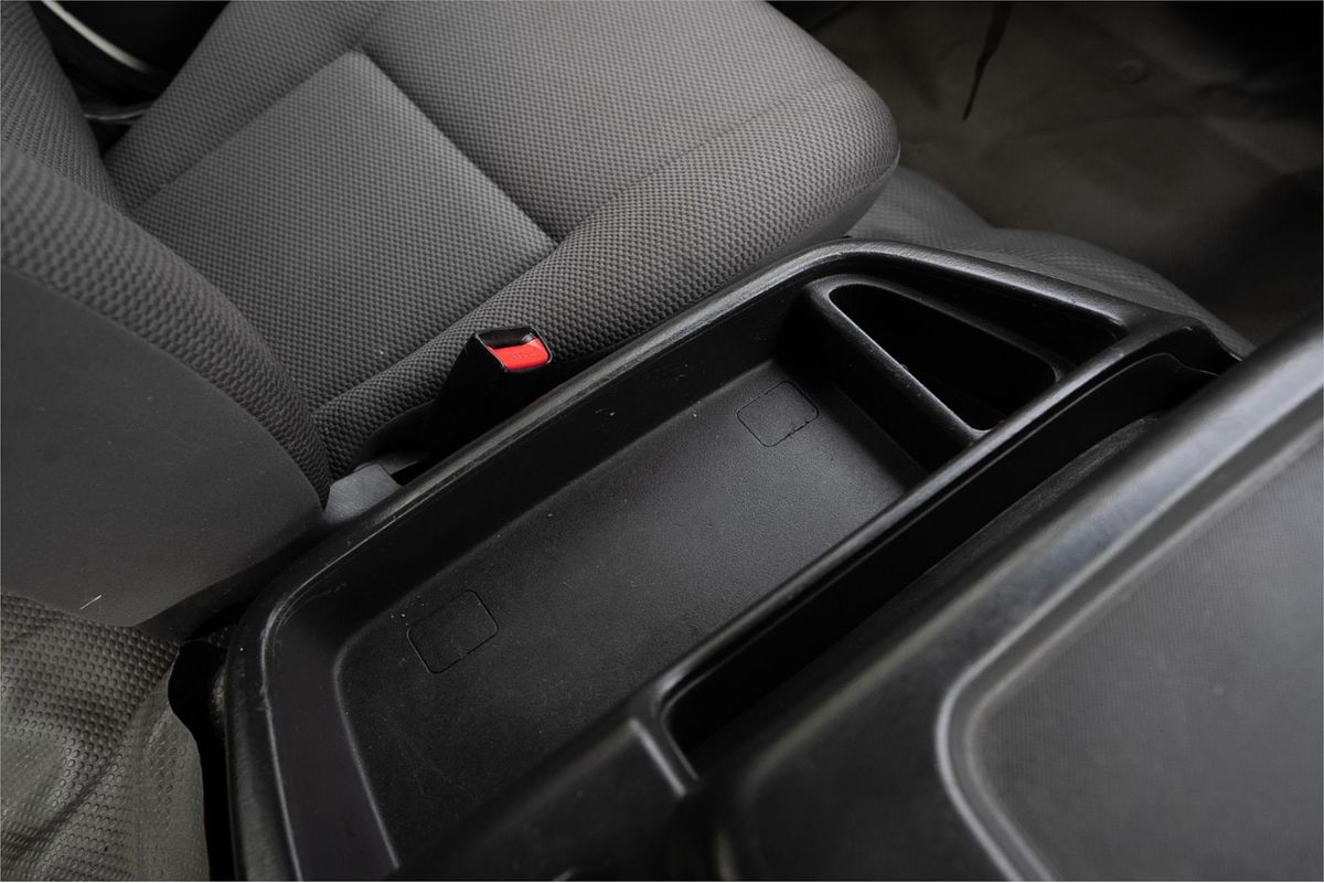 2015 Toyota Hiace Commuter KDH223R