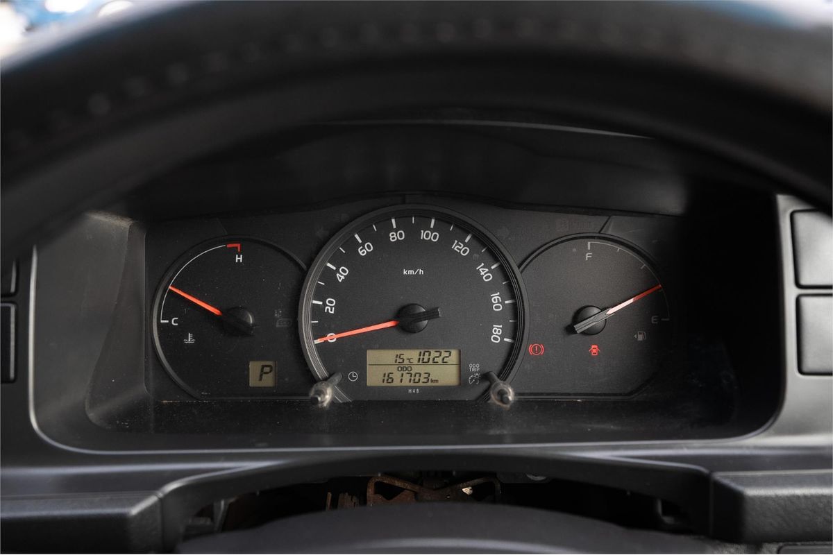 2015 Toyota Hiace Commuter KDH223R