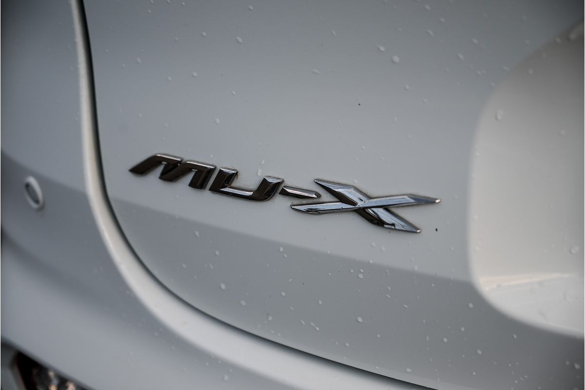 2022 Isuzu MU-X LS-T