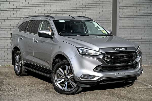2022 Isuzu MU-X LS-T