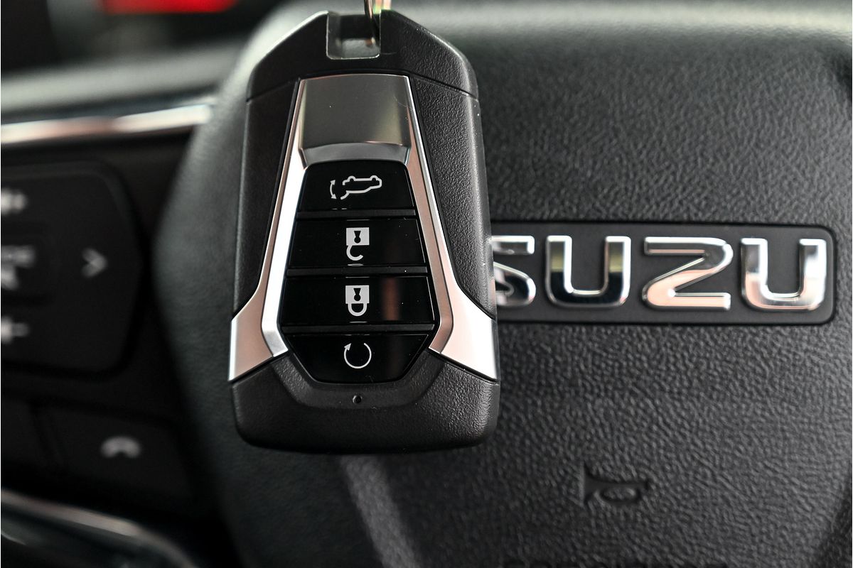 2022 Isuzu MU-X LS-T