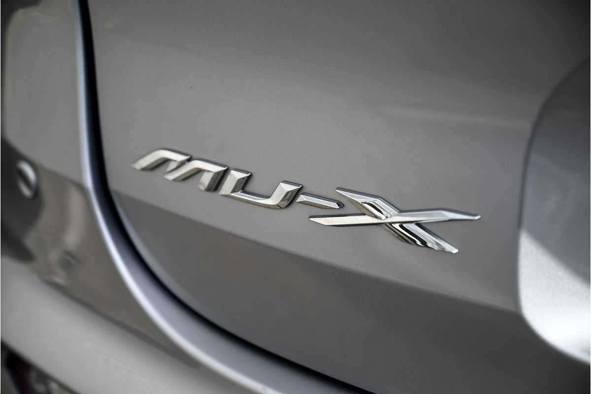 2022 Isuzu MU-X LS-T