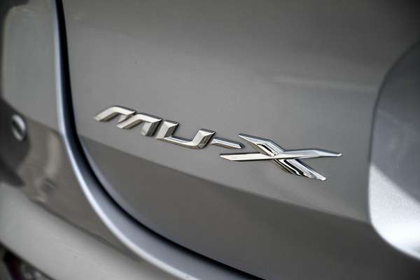 2022 Isuzu MU-X LS-T