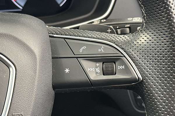 2022 Audi Q5 45 TFSI S line FY
