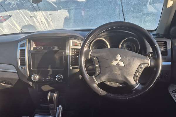 2017 Mitsubishi Pajero GLS NX