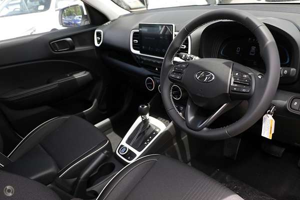2025 Hyundai Venue Active QX.V5