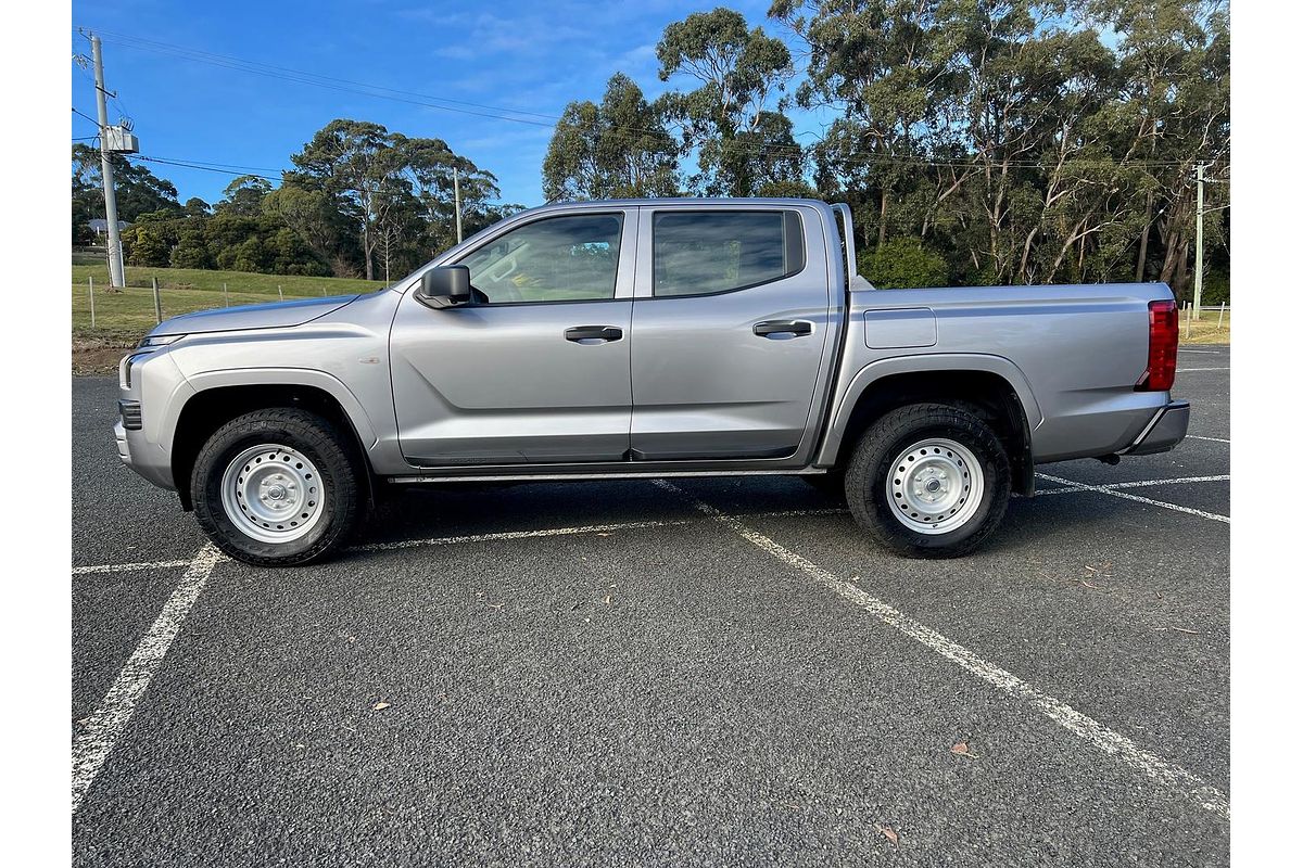 2024 Mitsubishi Triton GLX MV 4X4