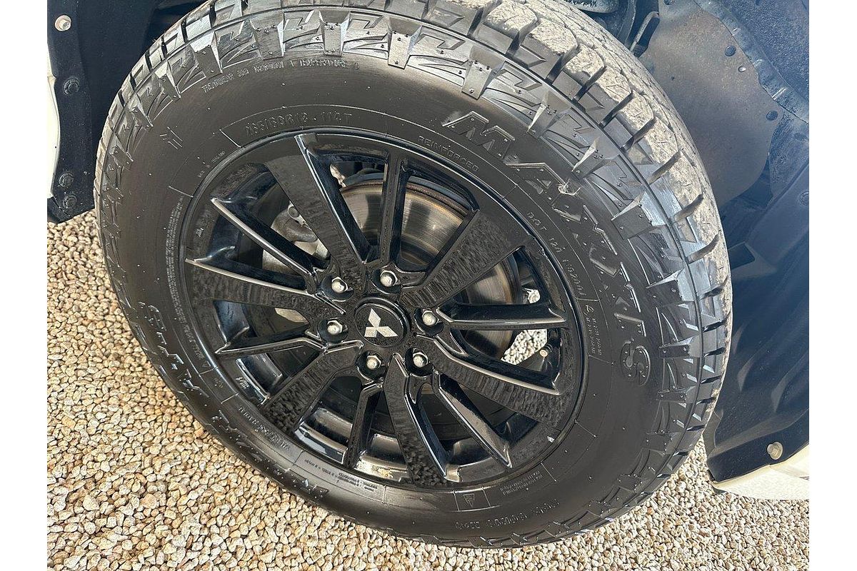 2019 Mitsubishi Pajero Sport Black Edition QE