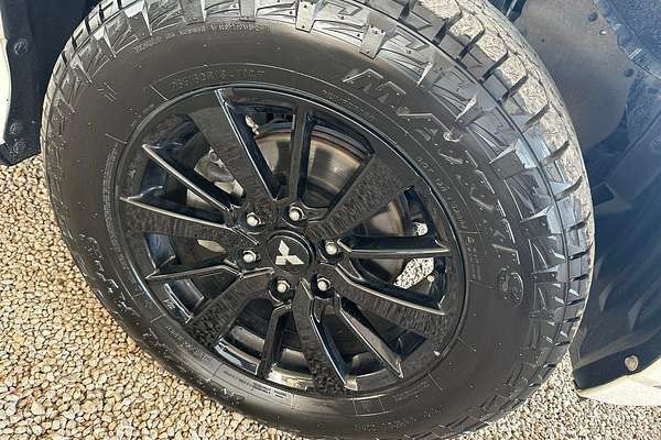 2019 Mitsubishi Pajero Sport Black Edition QE