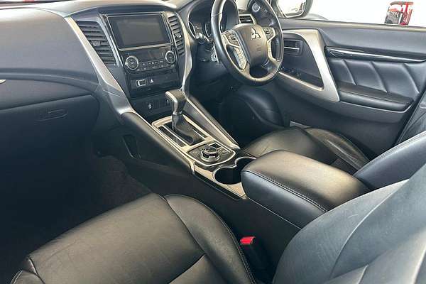 2019 Mitsubishi Pajero Sport Black Edition QE