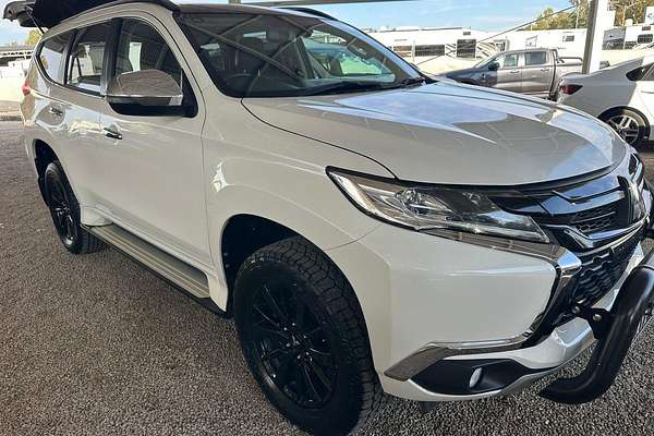 2019 Mitsubishi Pajero Sport Black Edition QE