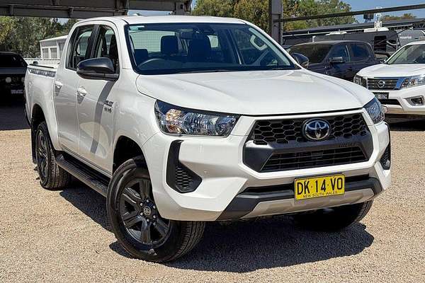 2024 Toyota Hilux SR GUN126R 4X4