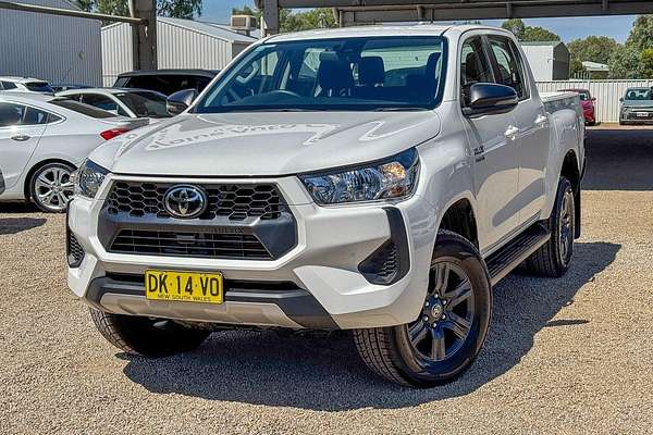 2024 Toyota Hilux SR GUN126R 4X4