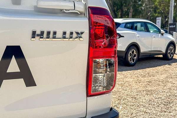 2024 Toyota Hilux SR GUN126R 4X4