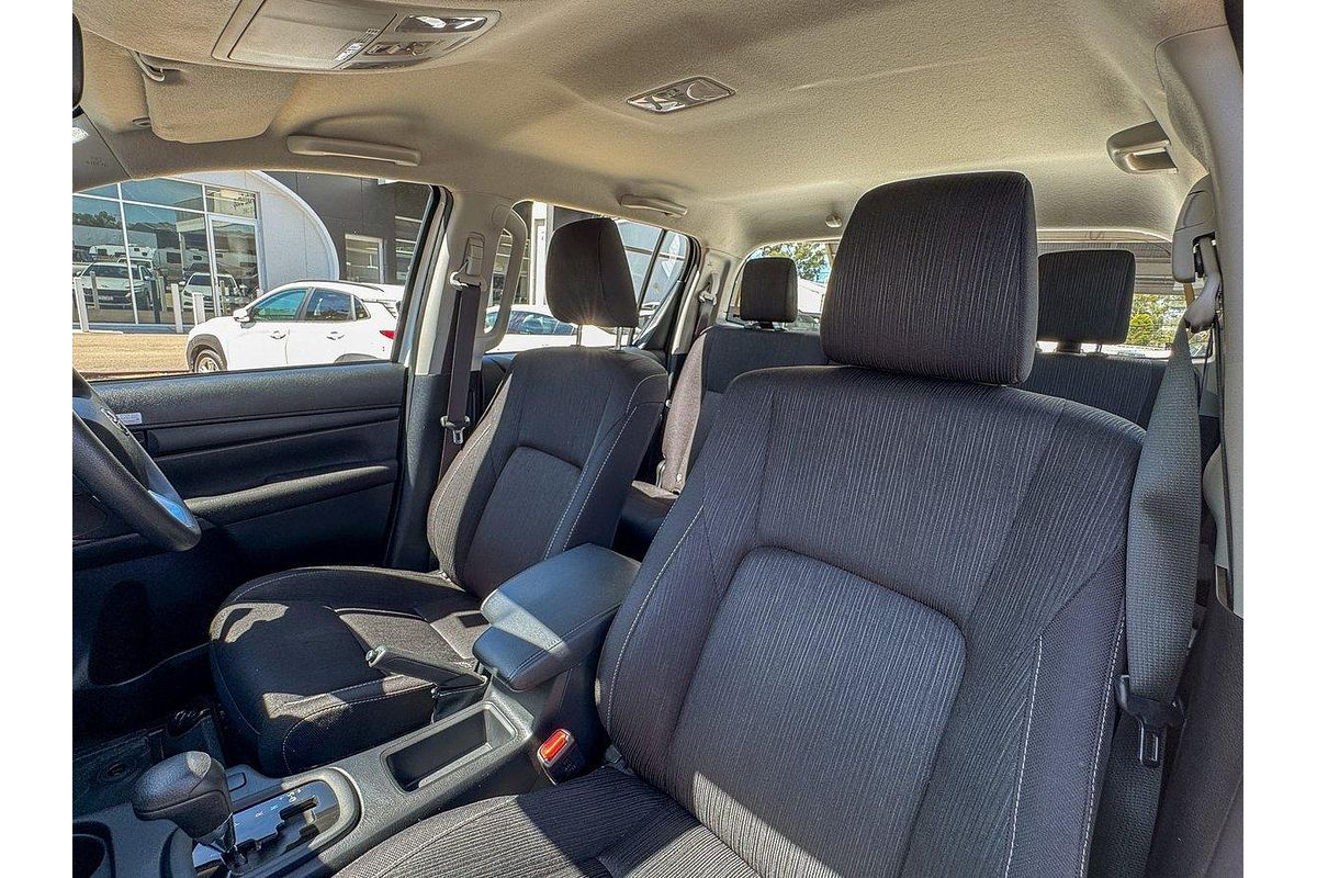 2024 Toyota Hilux SR GUN126R 4X4